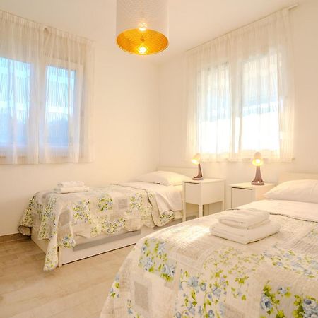 Apartman Polje Njivice Eksteriør billede