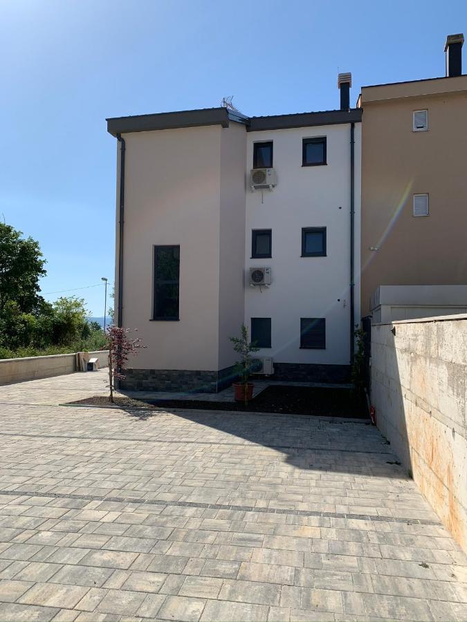 Apartman Polje Njivice Eksteriør billede